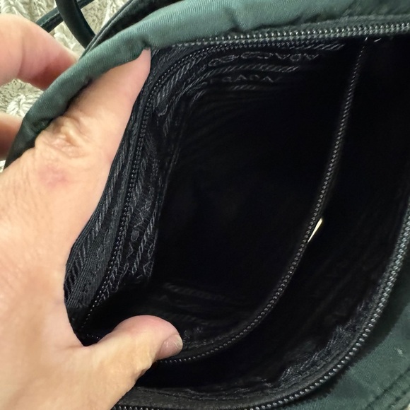 Authentic Prada Green Nylon Tessuto Shoulder Tote Bag - Made in Italy - Picture 8 of 10